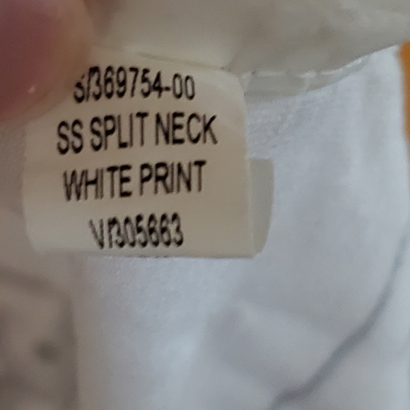 🛑 Old Navy XXL SS Split Neck White Print Blouse 🚔 - Picture 12 of 14